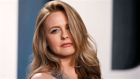 alicia silverstone topless|Alicia Silverstone poses completely naked to encourage people。